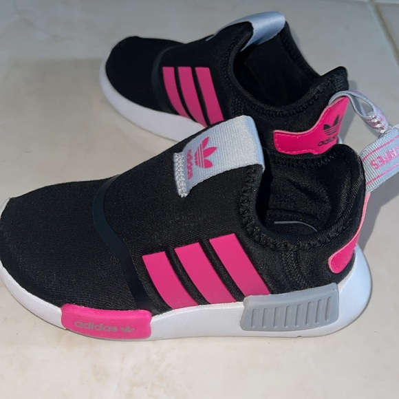 Toddler/ Preschool size 7 Adidas - Picture 2 of 2